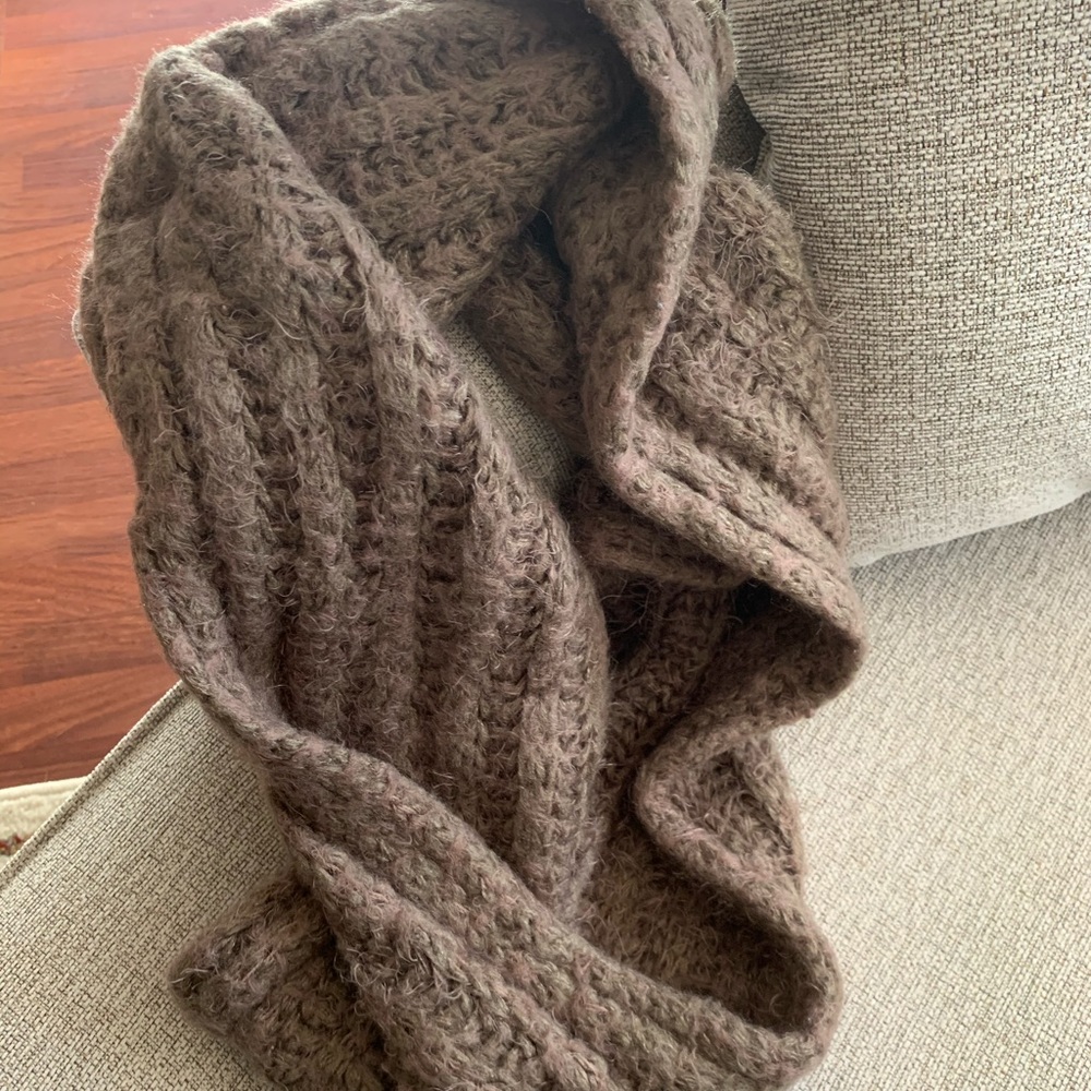 Infinity scarf